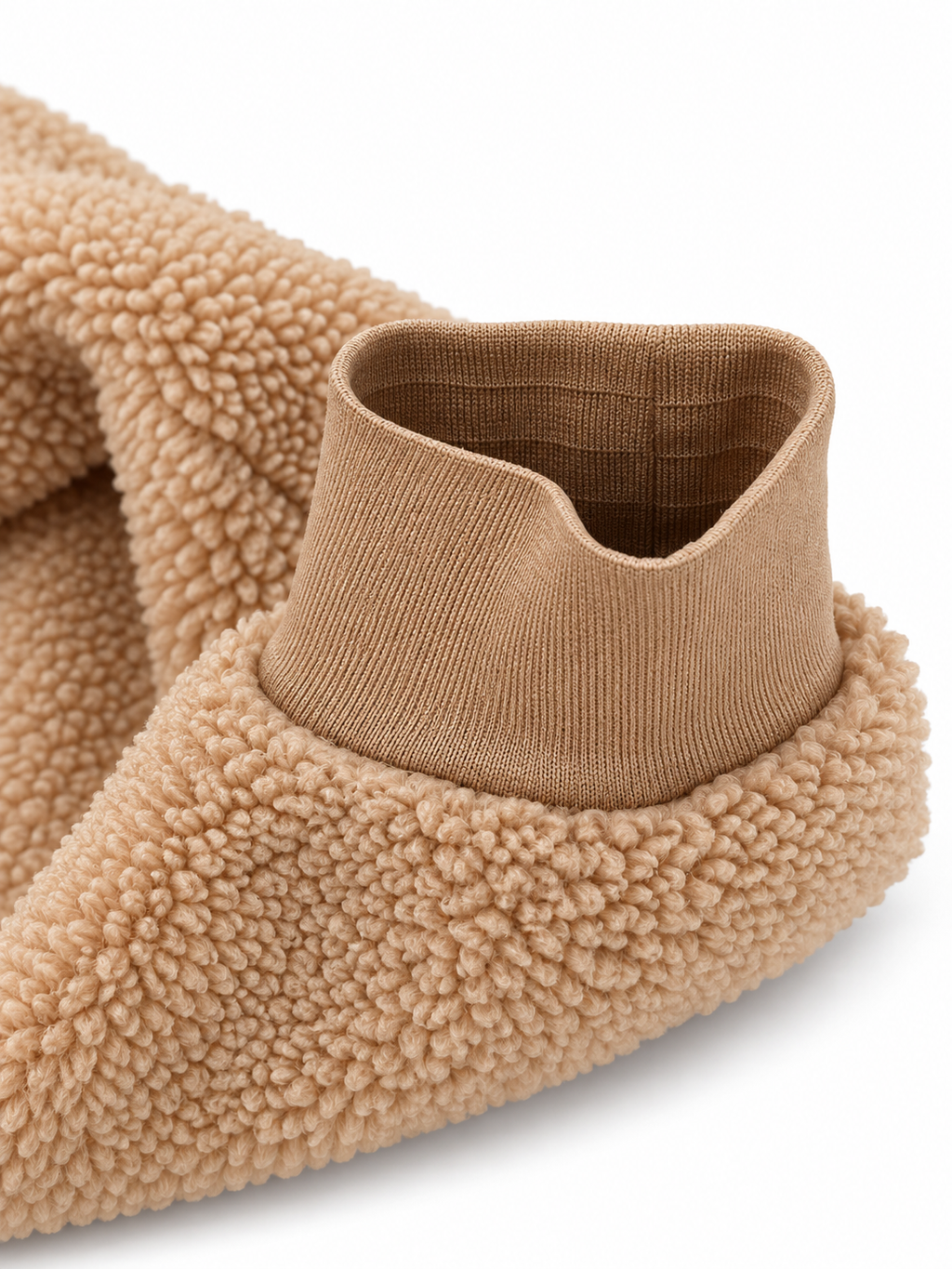 Reißverschluss und Saum der Nike Teddy-Jacke