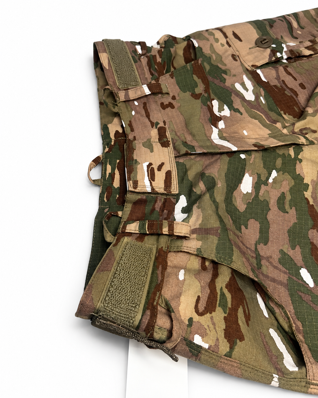 Detailaufnahme von Cargo-Tasche und Verschlüssen